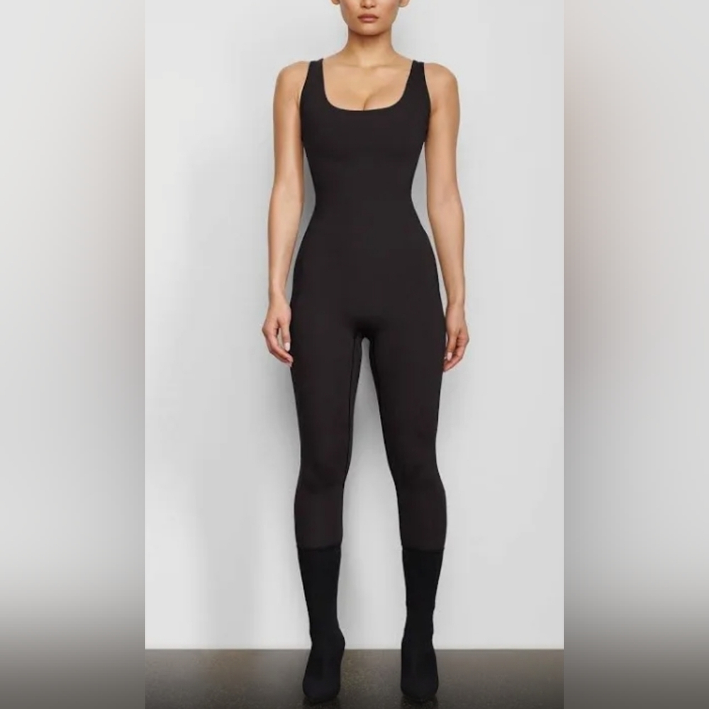SKIMS all in one sleeveless scoop neck tank onesie black onyx  XL NWT